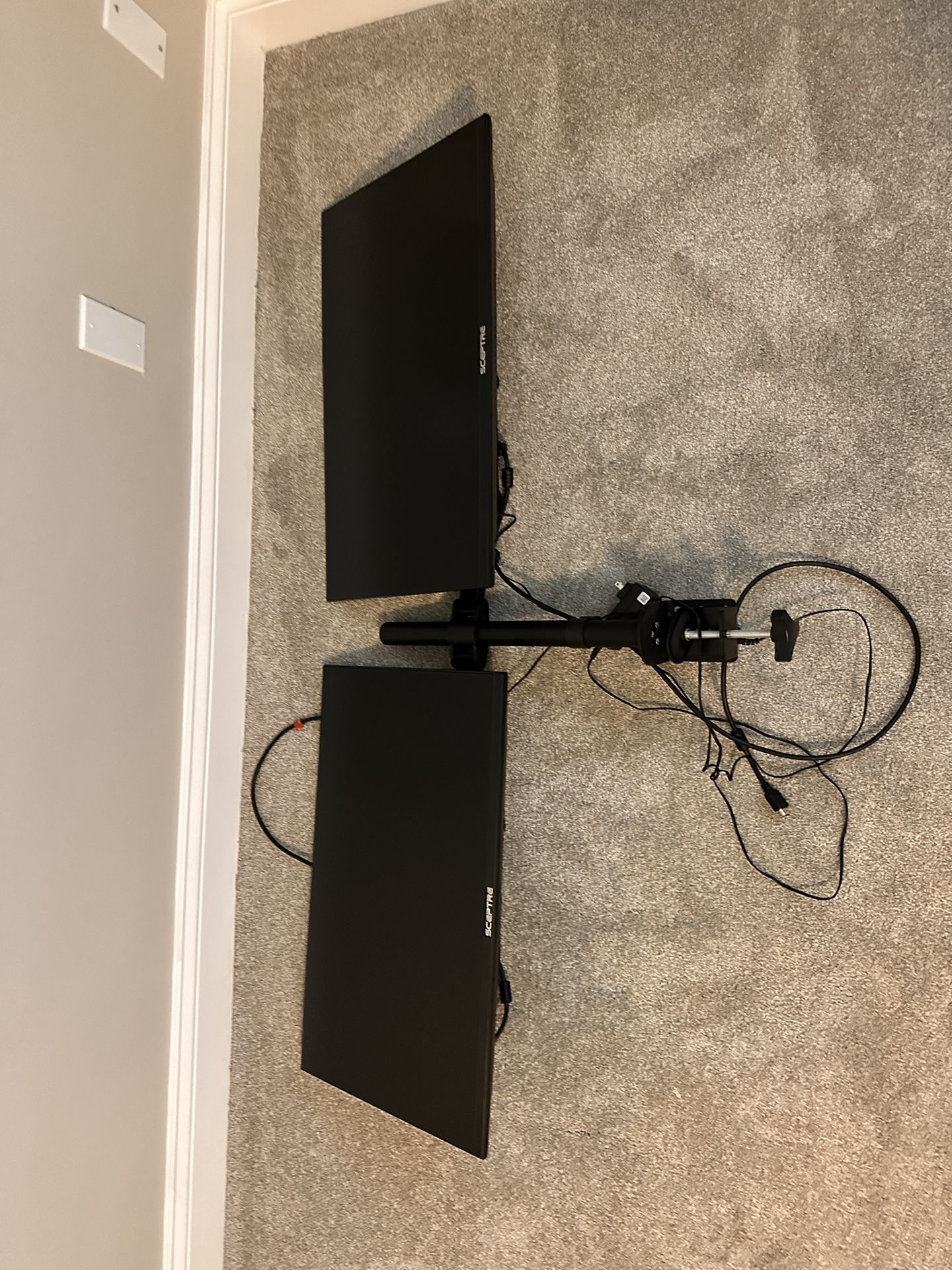 Set Of 2x 32” Screens /Sceptre