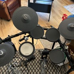 Yamaha DTX Drum Kit 