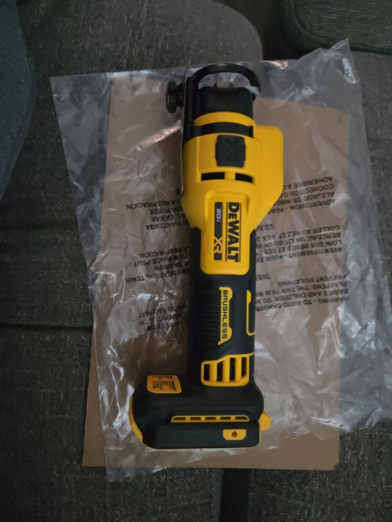 DEWALT 20VMAX XR BRUSHLESS CORDLESS CUT-OUT TOOL (TOOL ONLY) NEW PRICE IS FIRM