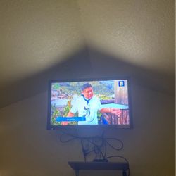 Flat Screen TV 42’ Sanyo