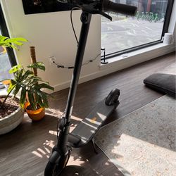 Segway Ninebot Max G30 Electric Scooter – Like New (12.5 mi only!)