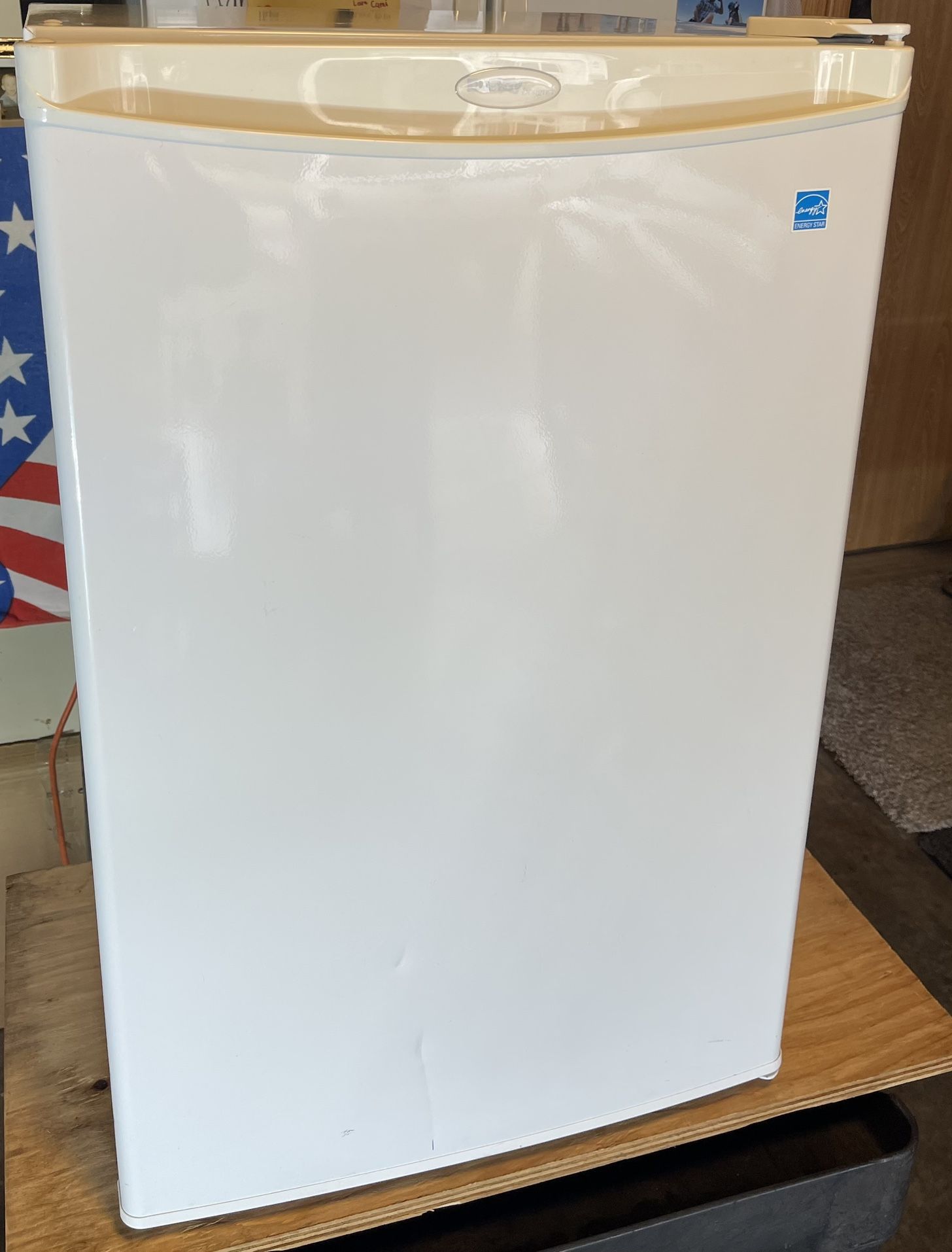 Mini Fridge with Small Freezer