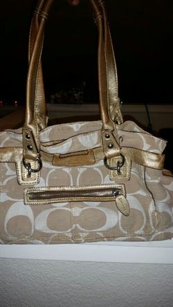 Coach bag. Gold and Beige