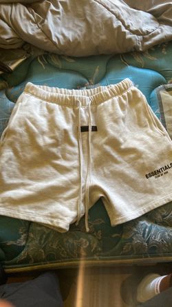 Light oak essential shorts