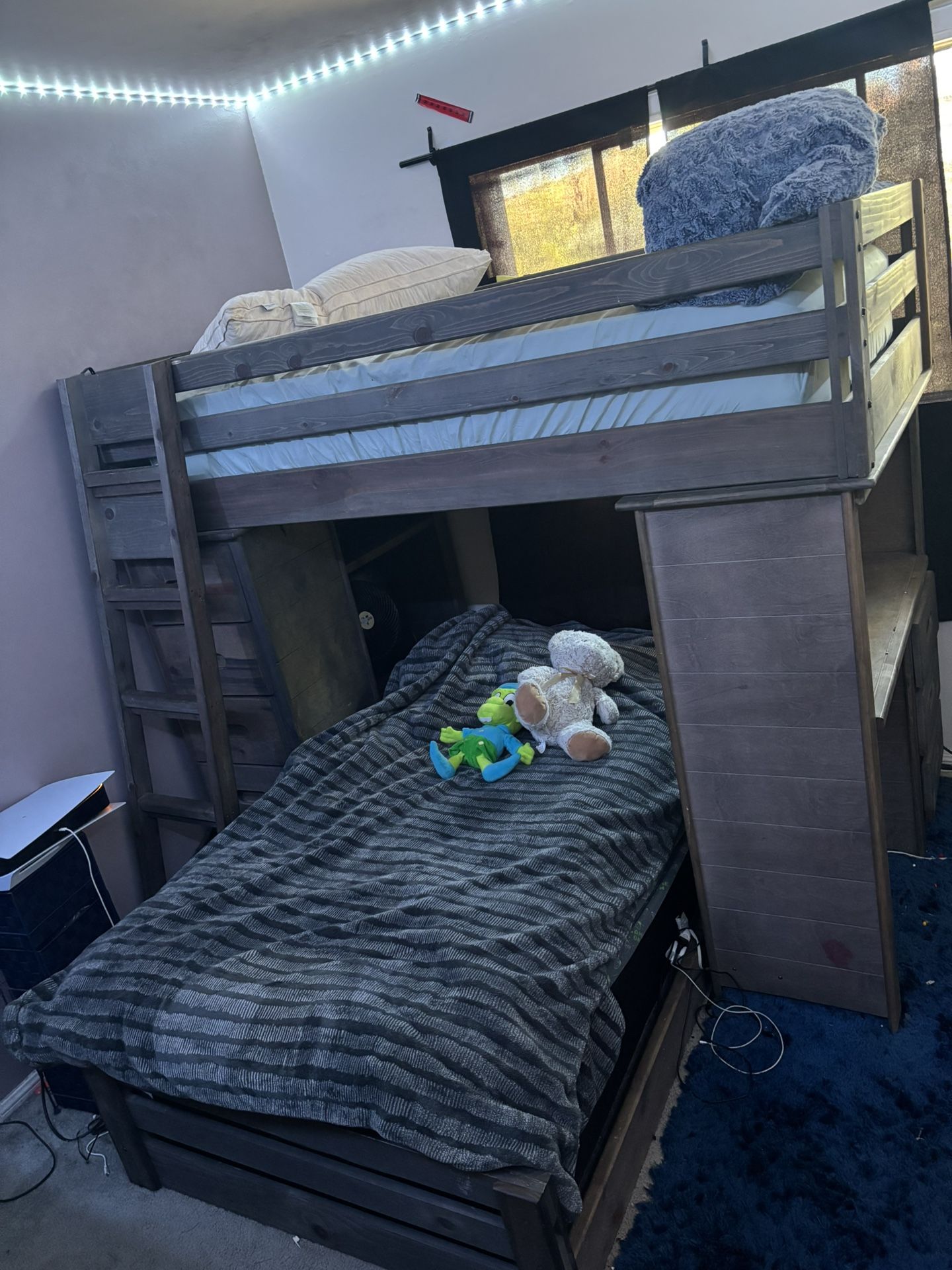 Wood Storage Bunkbeds With Desk 