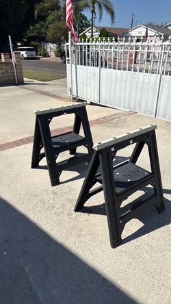 Plastic saw horses