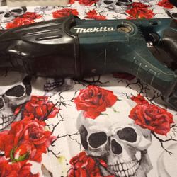 Makitta Saw Saw No Battery No Charger 