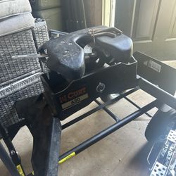 Fifth Wheel Puck Base And Hitch 