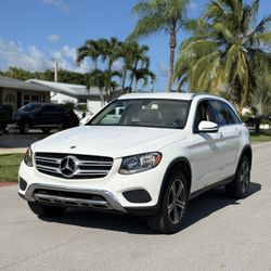 2019 Mercedes Benz GLC300 