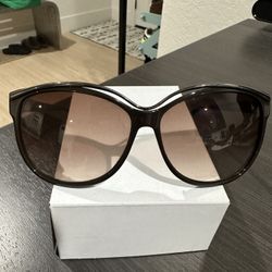 Women’s Gucci Sunglasses (style # GG 3155/S)