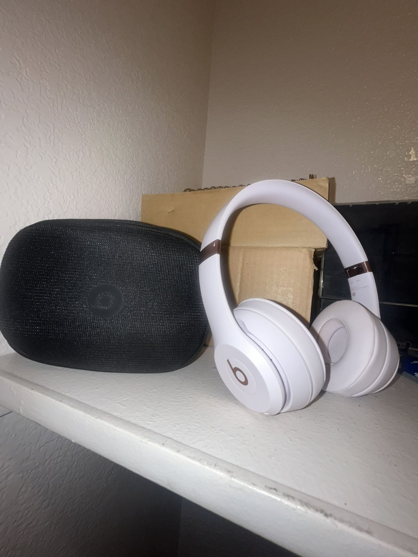 BEATS SOLO 4 BLUETOOTH WIRELESS ON EAR HEADPHONES 