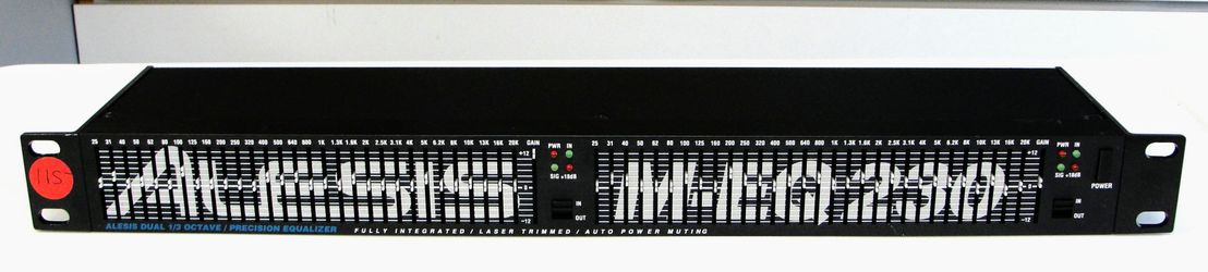 ALESIS M-EQ 230 DUAL 30-BAND 1/3 OCTAVE GRAPHIC EQUALIZER 