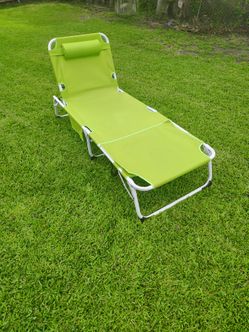 Pre-owned Folding Outdoor Chaise Lounge Chair