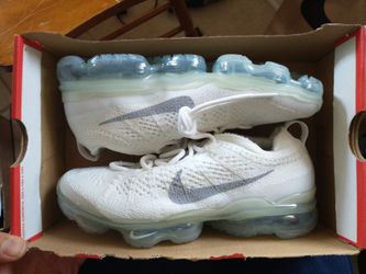 New Women's Nike Air Vapormax 2023 Flyknit wmn size 7.5