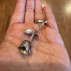 Woman’s Vintage Rose Brooch Shipping Available 