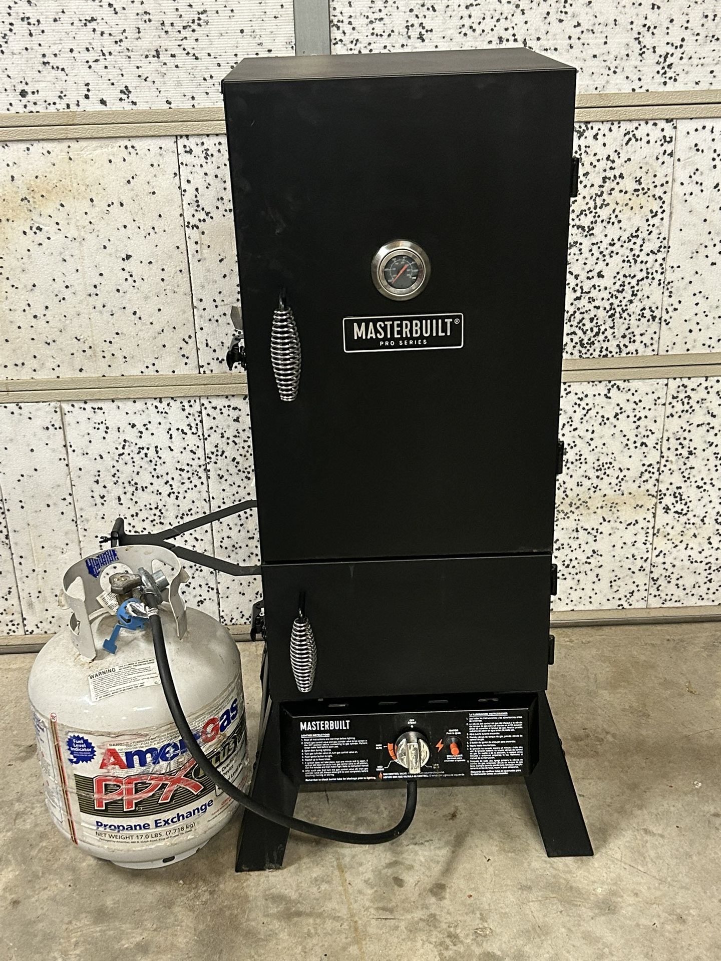 Masterbuilt Pro Series - Propane Smoker