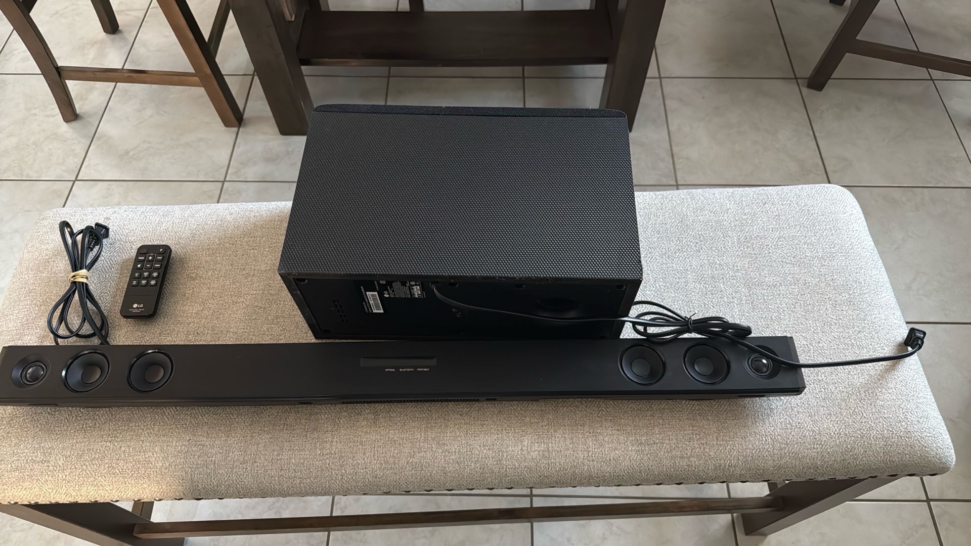 LG Subwoofer And Sound Bar With Remote