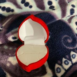 Red Velvet Heart Ring Case 