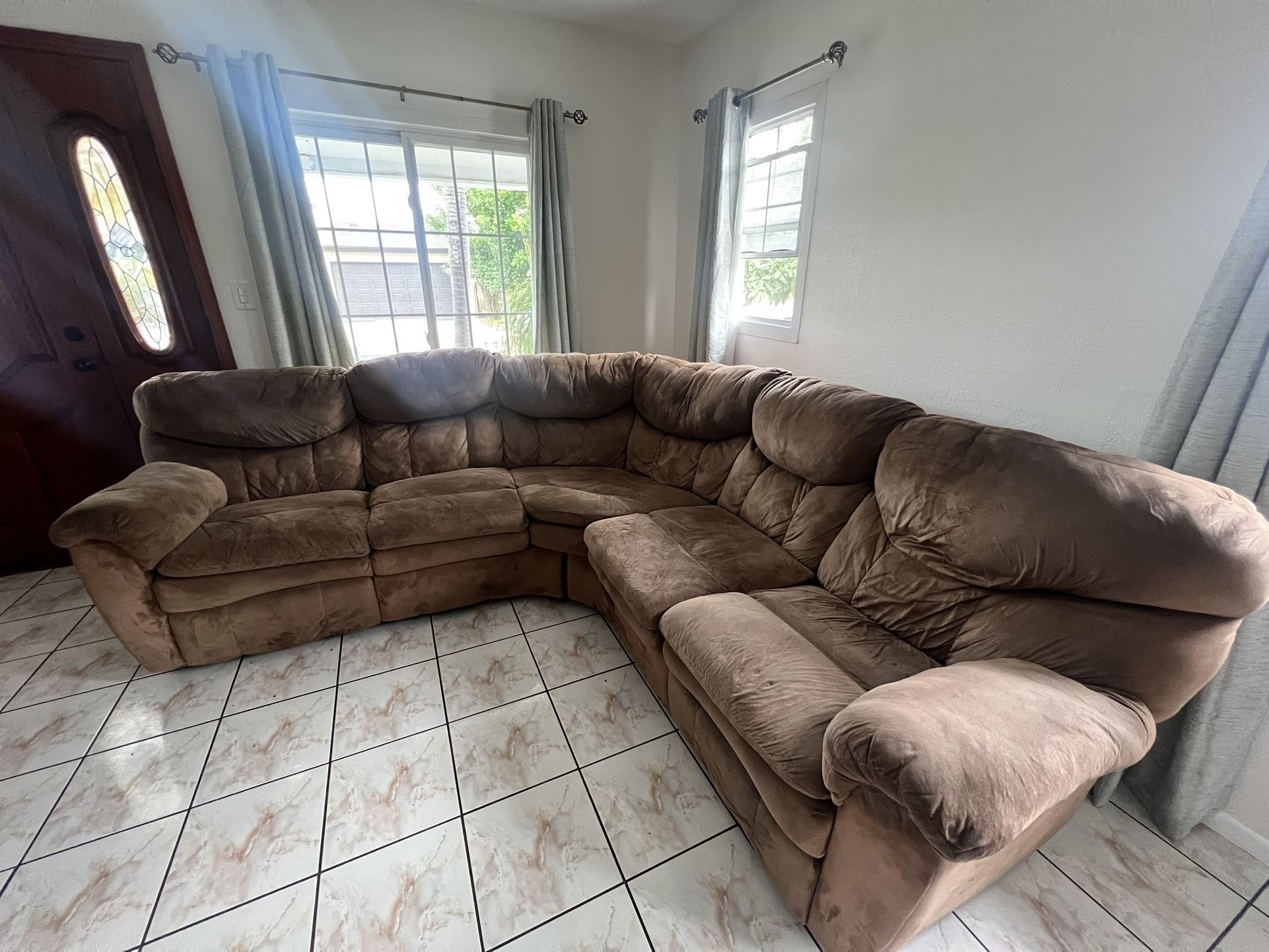 Brown Sectional Couch (FREE!!)