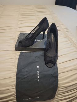 Michael FIFI black dress pumps