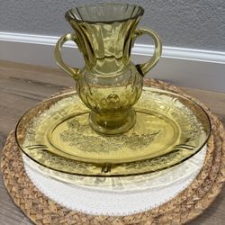 Vintage Textured Serving Plate - Antique Style Vase - Pressed Glassware