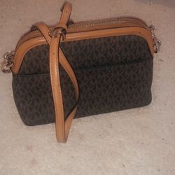 Micheal Kors Crossbody Purse