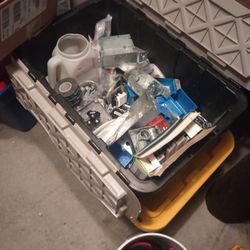 Large Assortment Of Electrical Items  A lot Of Stuff