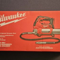 Milwaukee 18V Lithium-Ion Cordless Grease Gun 2-Speed