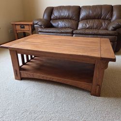 Attic Heirloom by Broyhill coffee and side table