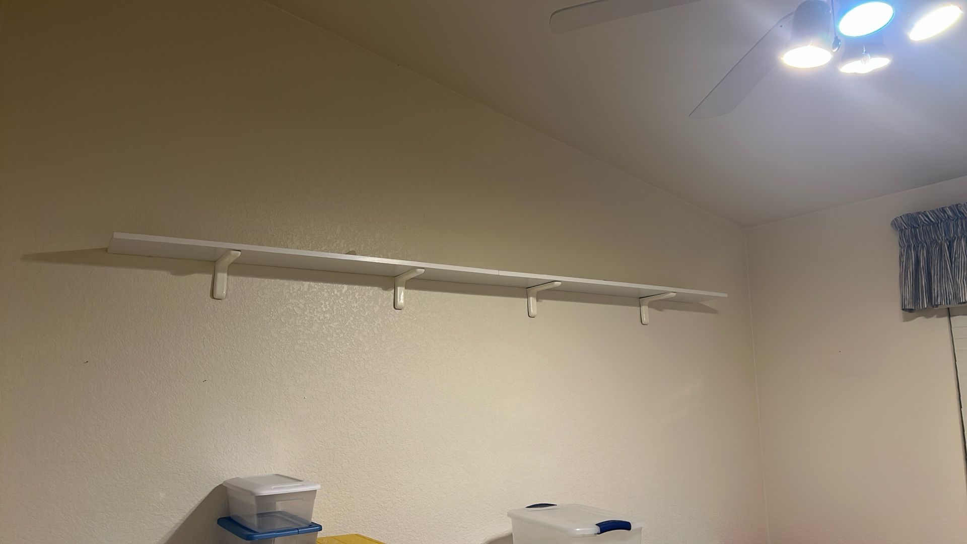 2 White Shelves With Brackets