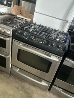 FRIGIDAIRE GAS RANGE
