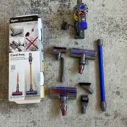 Dyson - V8 Absolute