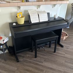 Yamaha Electric Classical Piano