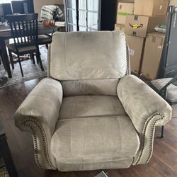 Queen Sleeper Sofa And Matching Recliner 