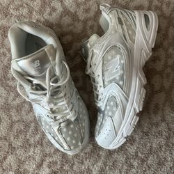 New Balance White Polka Dot Sneakers Size 9 $50 **READ DESCRIPTION**