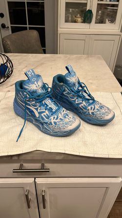 Lamelo ball shoes size 9