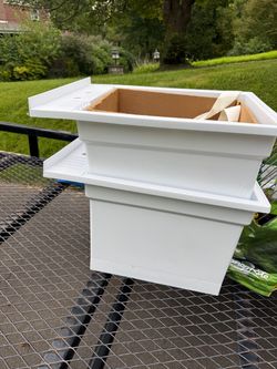 24in x 20in Utility sink.  Structural Thermoplastic Floor-Mount Utility Tub in White