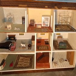 Vintage / antique Beautiful Dollhouse with many accessories furniture