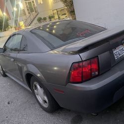 2004 Ford Mustang