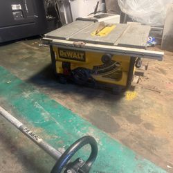 Dewalt 10in Table saw