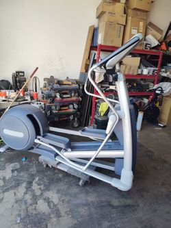 Precor 815 EFX Elliptical (Delivery Included)