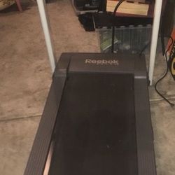 Reebok 8000ES treadmil FREE