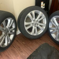 Chrysler 200 Wheels and Tires For Sale 