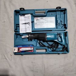 Makita Recip Saw w/case - Price Reduced