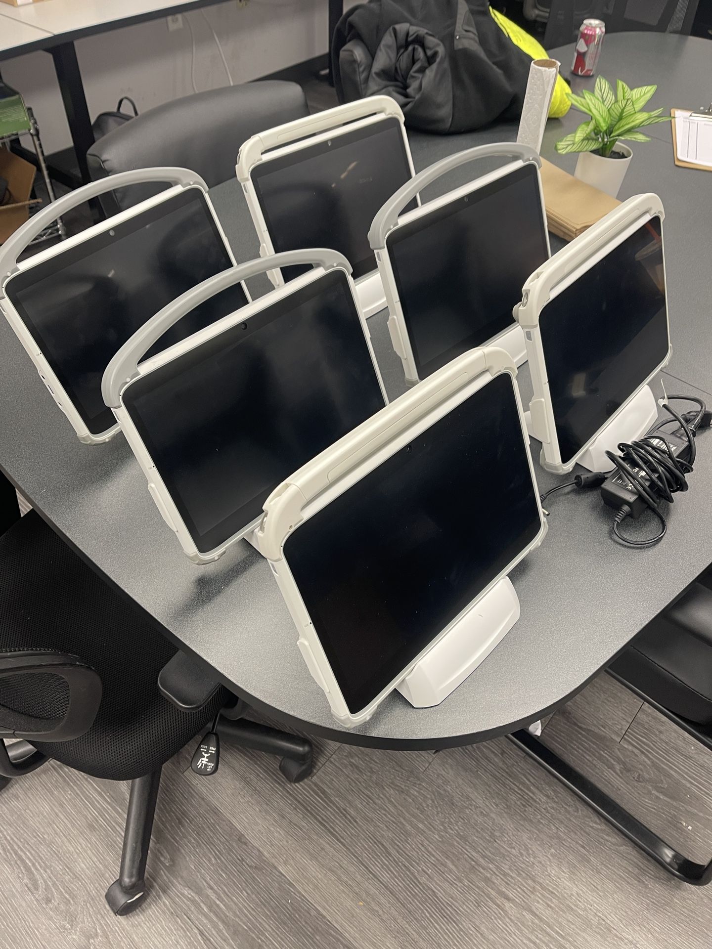 6 Windows DT313 Mobile Tablets With Charging Cradles And One Charging Cord