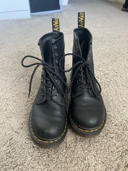 Doc Martens 1460’s boots - Size 7 WM