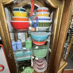 Vintage Pyrex, Jadeite, Mcm Kitchenware And Retro Furniture