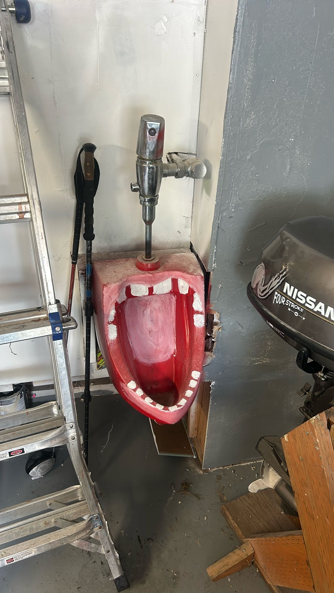Urinal