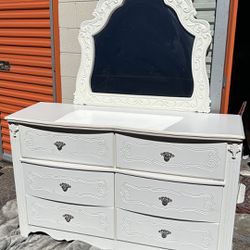 6 drawers white dresser with mirror pressed cardboard L56”*D18”*H36(address in description)