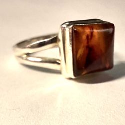 Vintage Baltic Amber Sterling Silver 925 Ring - Size 6   Stamped 925 - I love it but it’s too small for my ring finger and too big foff to my pinky 😢